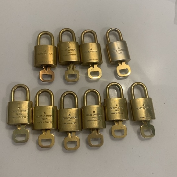 🔐 1 Louis Vuitton LV Padlock Lock + Key Set  for Luggage or Necklace - Picture 10 of 11